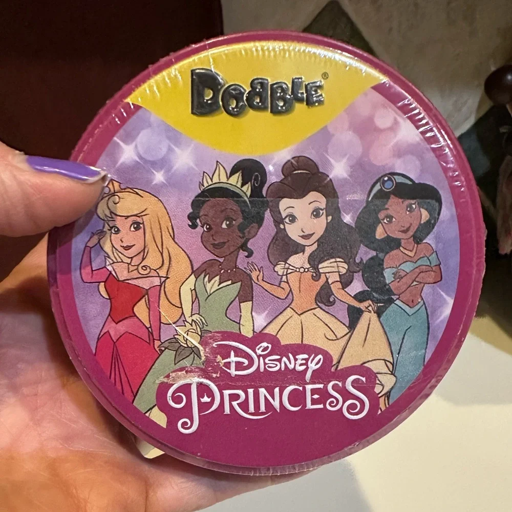DISNEY PRINCESS DOBBLE SPOT IT ROUND CARD GAME TRAVEL BELLE JASMINE TIANA AURORA